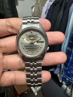Vintage Seiko 5 Men's Automatic 21 Jewel Day/Date Silver Dial Steel Bracelet