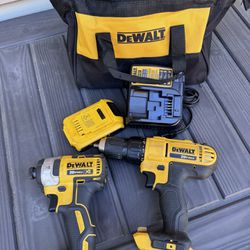 Dewalt 20V 2 tool kit with XR 3-speed impact gun, 1/2” drill driver, 2AH battery, charger and bag 