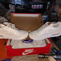 Women's Nike Air Maxes SC