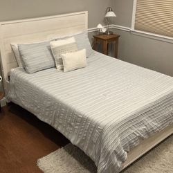 Like New - Queen Bed Frame and Mattress 