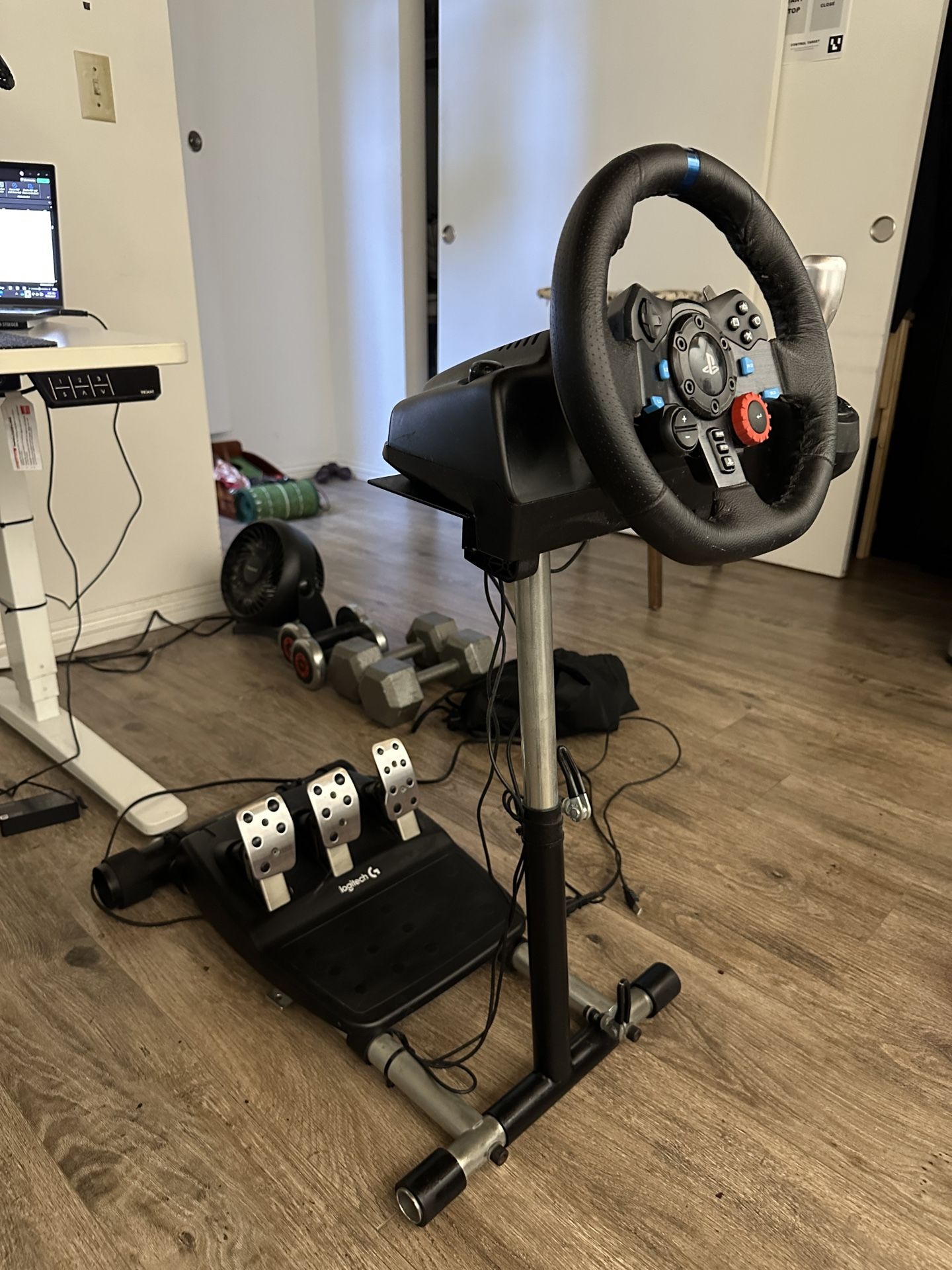 Logitech G29 with stand and shifter