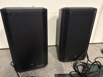 Peavey speakers/Peavey power mixer with Bluetooth/ Microphones, Stands, cables, etc