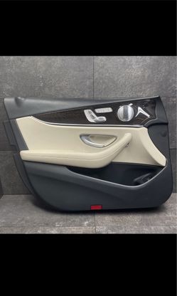 OEM 2017 - 2023 MERCEDES W213 E300 Front Right  Interior Door Panel *Beige*