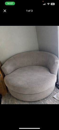 Large Round Swivel Sofa Chair (comes with 3 pillows not pictured)
