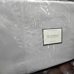POTTERY BARN  PB COMFORT SQUARE SLIPCOVER GRAND ARMCHAIR.  BRAND NEW 
