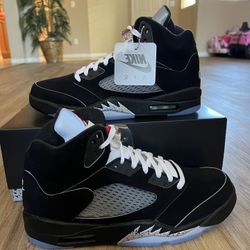 Jordan 5 Black Metallic Reimagined 