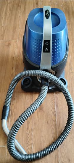 Sirena Bagless water filtered vacuum
