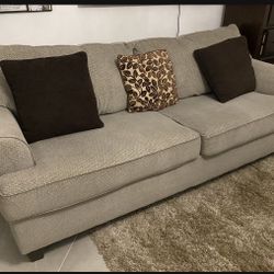 Sofa Cough In Good Condition 