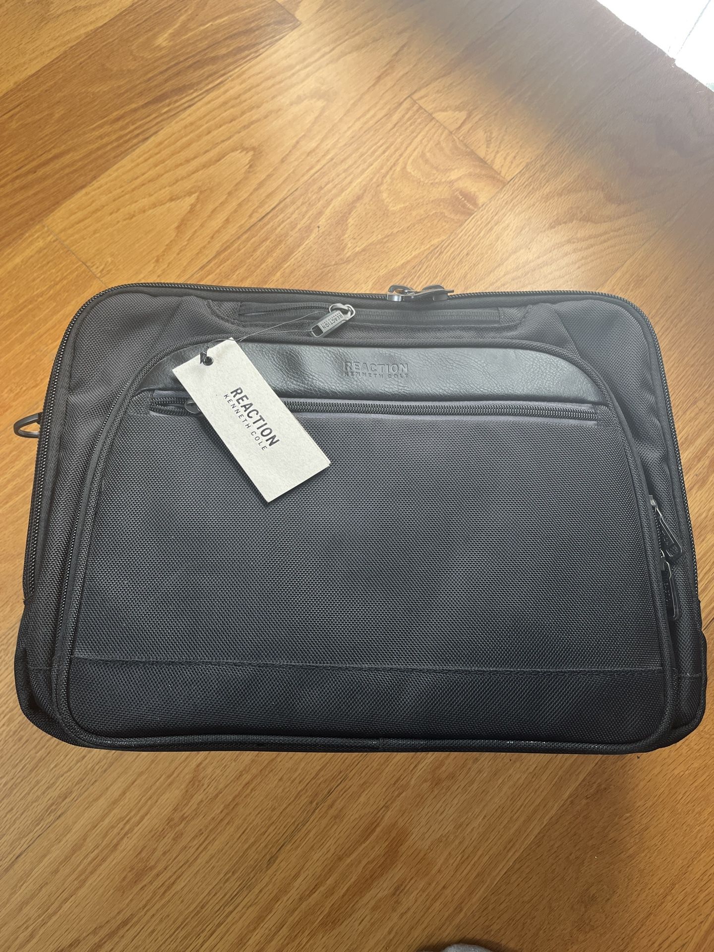 Kenneth Cole Reaction 2-in-1 Messenger Bag