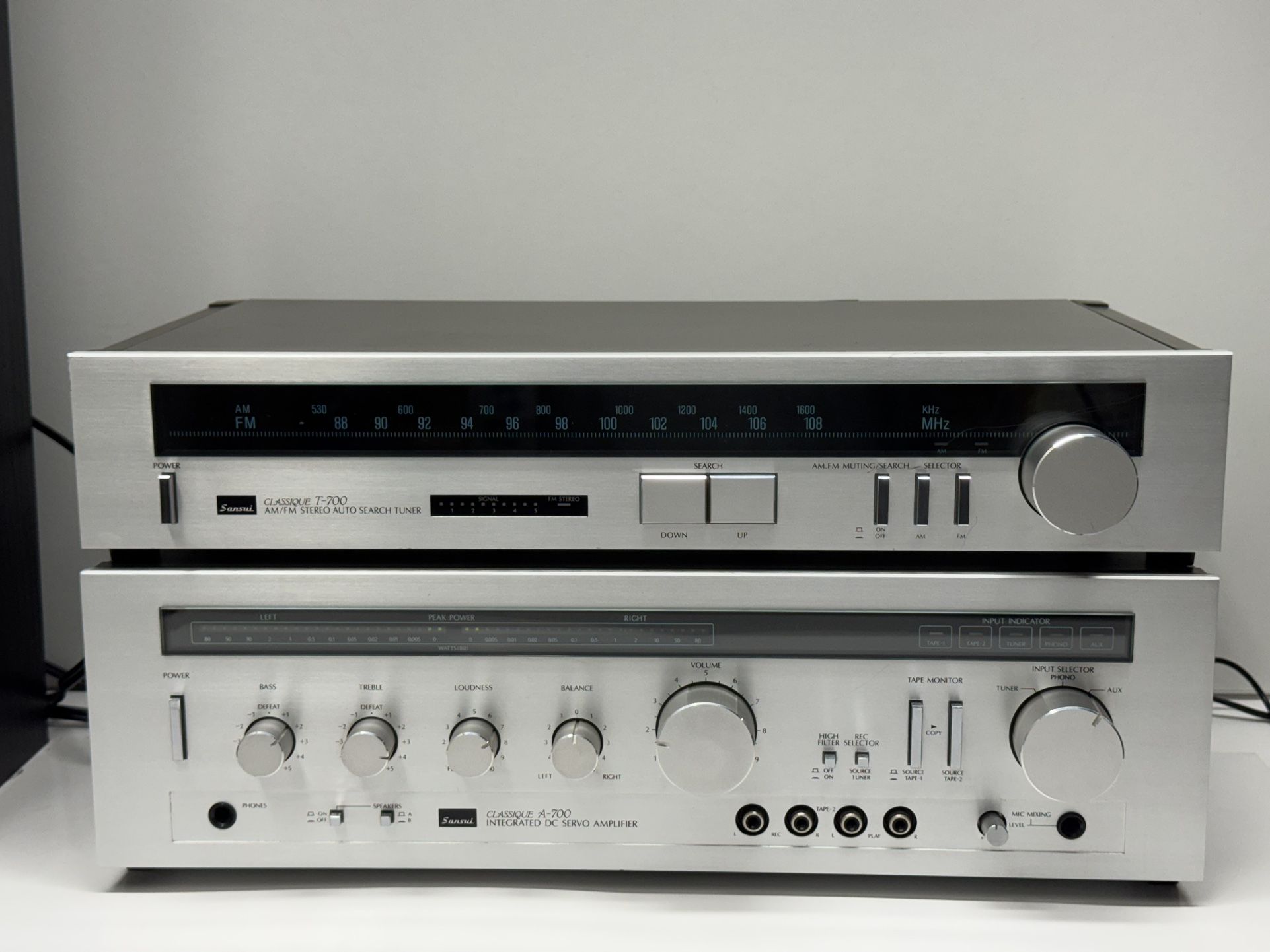 Beautiful Sansui Classique A-700 Stereo Integrated Amplifier With Matching Auto Tuner Silver Face ~180 Watt~.