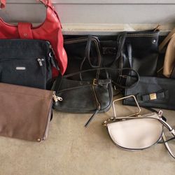 LADY'S PURSES AND HANDBAGS 