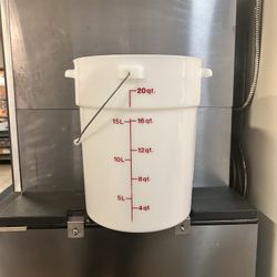 20 Quart Bucket
