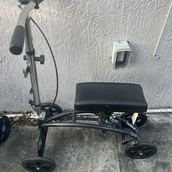 Knee scooter