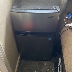 Mini Fridge 