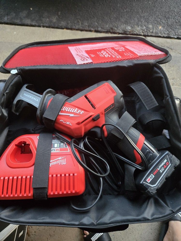Milwaukee Hackzall M12 Battery & Charger included