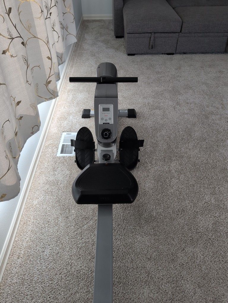 Sunny health and fitness Rowing Machine