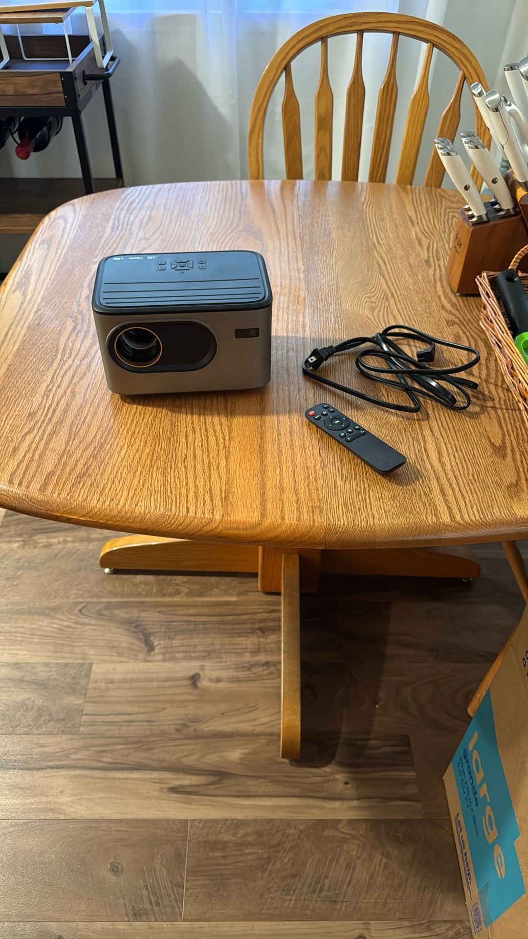 Panseba 4k Projector - amazing condition, used only twice 