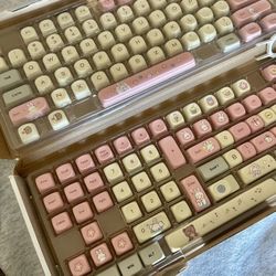 Keycaps Pink And Yellow Epomaker