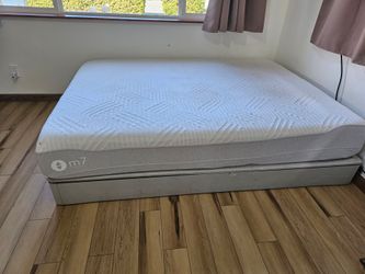 Sleep Number i7 Queen 360 Smart Bed + FlexFit 2 Adjustable Base