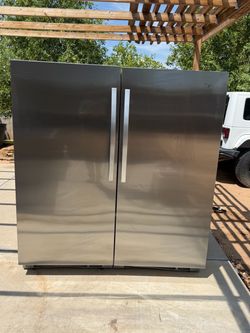 Refrigerador y congelador. El congelador funciona perfectamente. El refrigerador dejo de helar se venden así como están 450