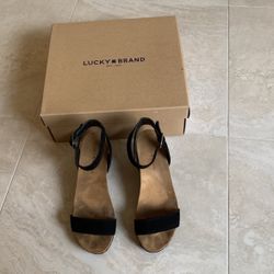Lucky Brand Karston Wedge Sandals in Black Size 6.5