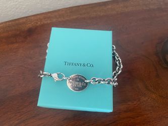 Tiffany oval necklace