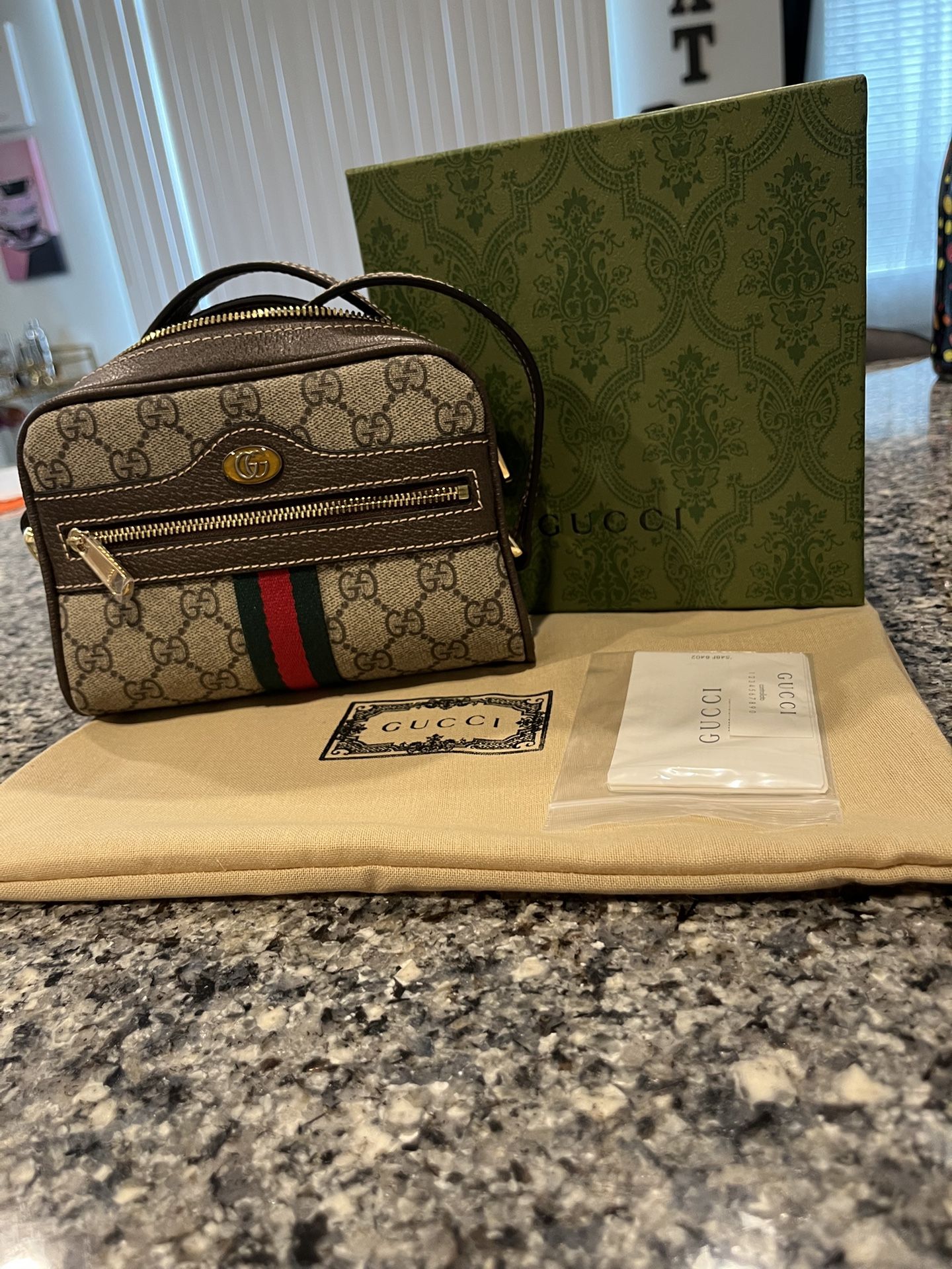 Gucci Purse Brand New(OPHIDIA MINI BAG)
