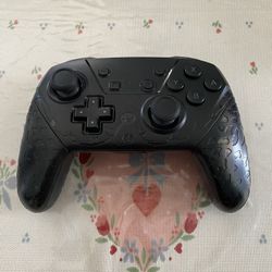 Nintendo Switch Pro Controller (slight Drift)
