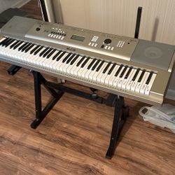 Yamaha Keyboard and Stand 