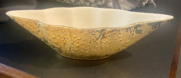 Beautiful, unique, weeping, bright gold bowl