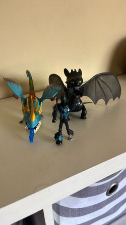 3 pieces how to train your dragon toys good condition no broken no chips