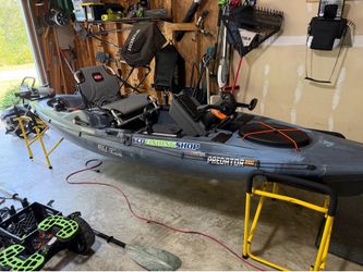 2021 Pedal Drive Fishing Kayak – Excellent Condition – Only Used Twice