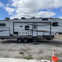 REDUCED!! Wildcat Maxx 312bhx Fifth Wheel. This Week Only