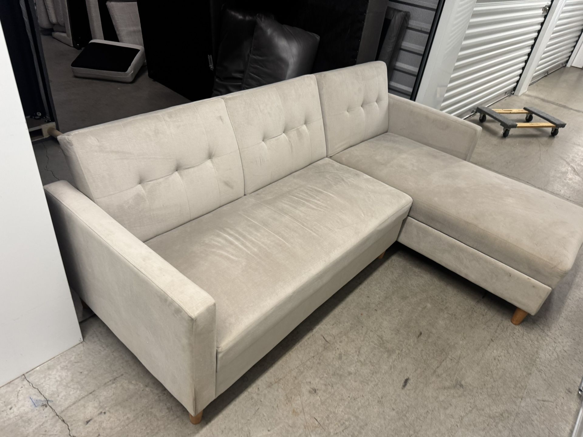 Light Beige Sectional Sofa with Storage Chaise (Free Delivery)🚚