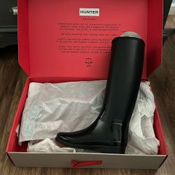 Hunter Women's Refined Tall Gloss Rain Boots