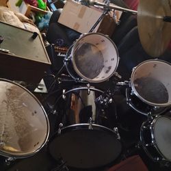 Drum Drum Drum Drummmmmmm
