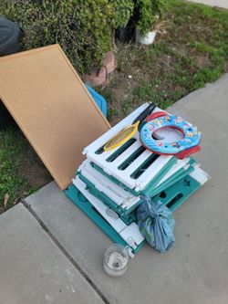 Free kids stuff still here