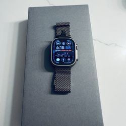 APPLE WATCH ULTRA 2 NATURAL WITH  TITANIUM MILANESE LOOP