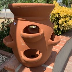 Strawberry Pots Made Out Of Barro