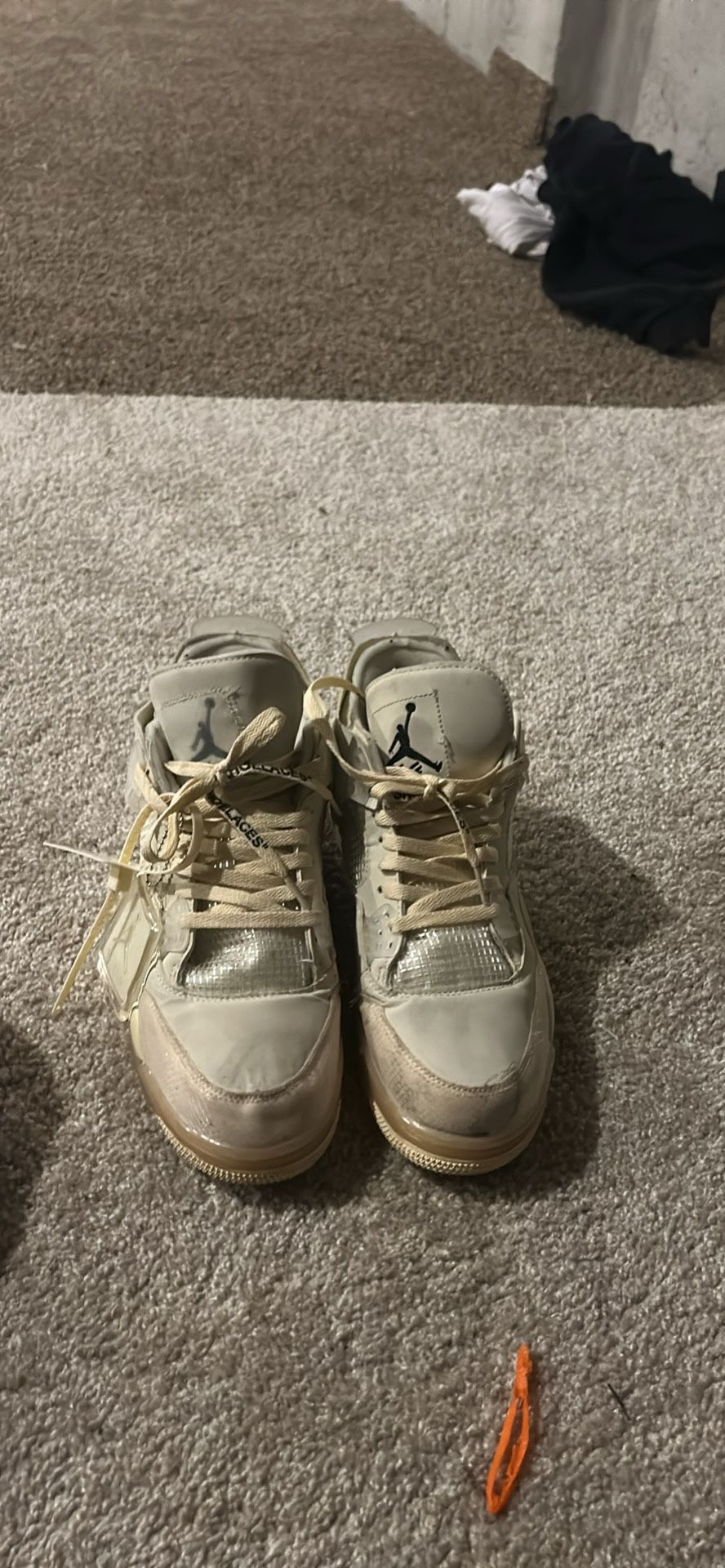 Off White Jordan 4’s