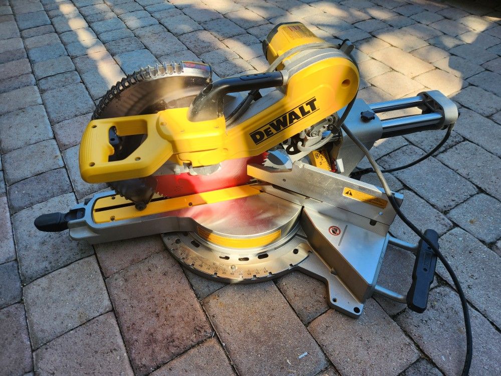 Dewalt DWS779 Excellent Condition