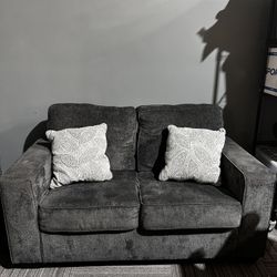 Set of 2 loveseats 