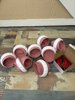 Chicken Feeders No Waste, DIY Automatic Poultry Feeder 8 Ports 1 Hole Saw with Covers Gravity Feed Kit for Buckets Barrels Bins Troughs (Pink and Whit