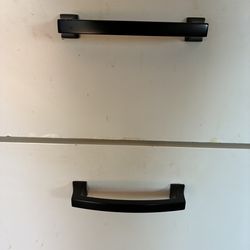 Set of 5 unopened 4”Matte Black Cabinet Pulls