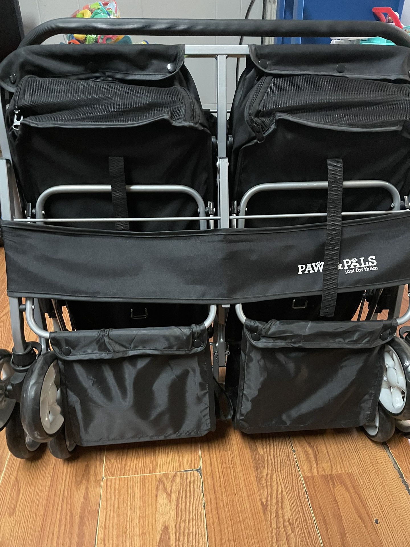 Paw&pals twin stroller 