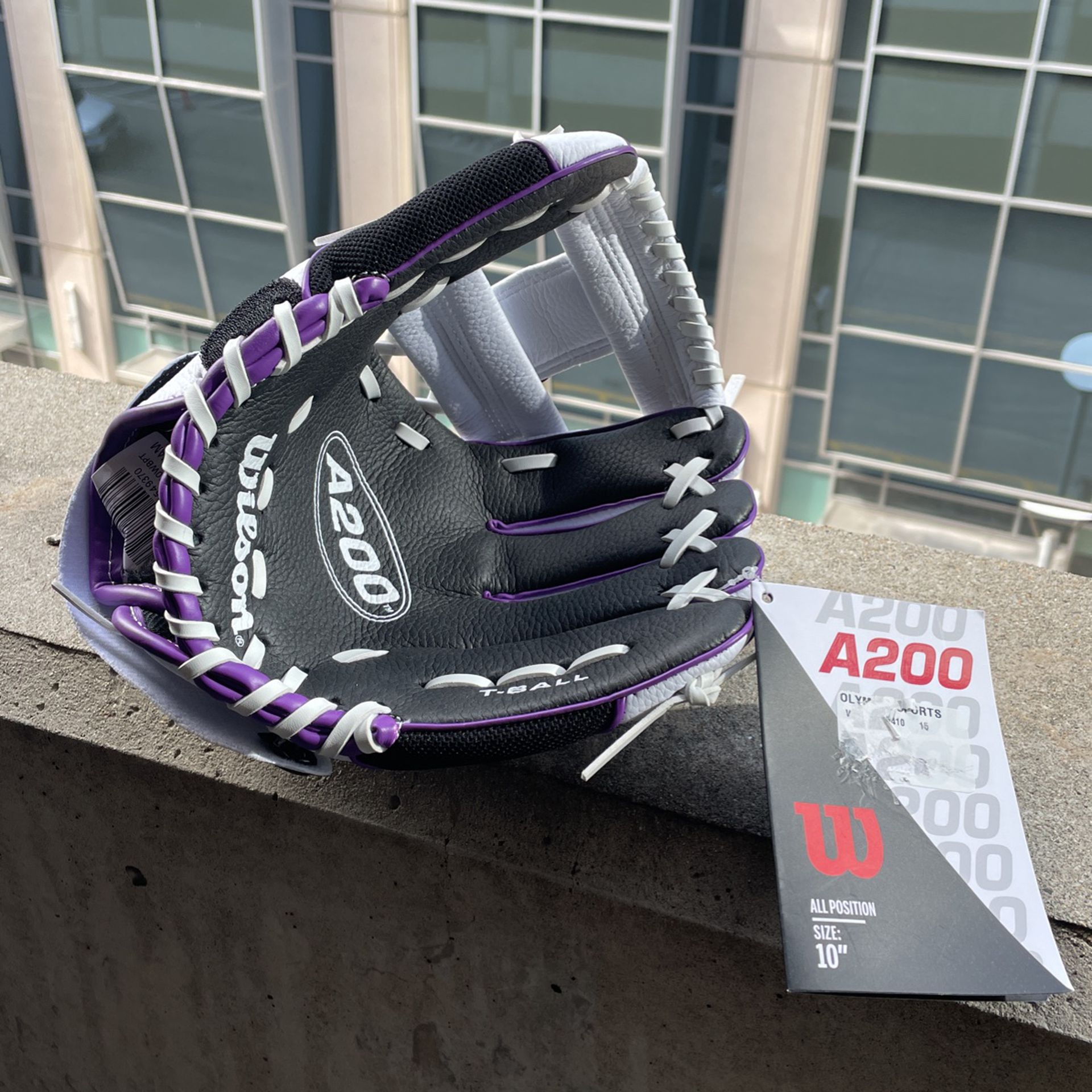 New Youth Baseball Glove Wilson A200 Purple/White