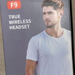  True Wireless Headset with box.. Black, withe navy blue  and bleu sky..