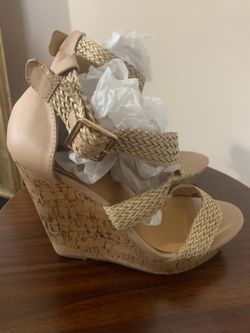 Women’s shoes size 8
