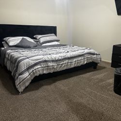 King Size Bed & Mattress Set – Clean – Delivery Available