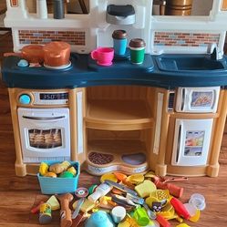 Play Kitchen With Food & Utensils